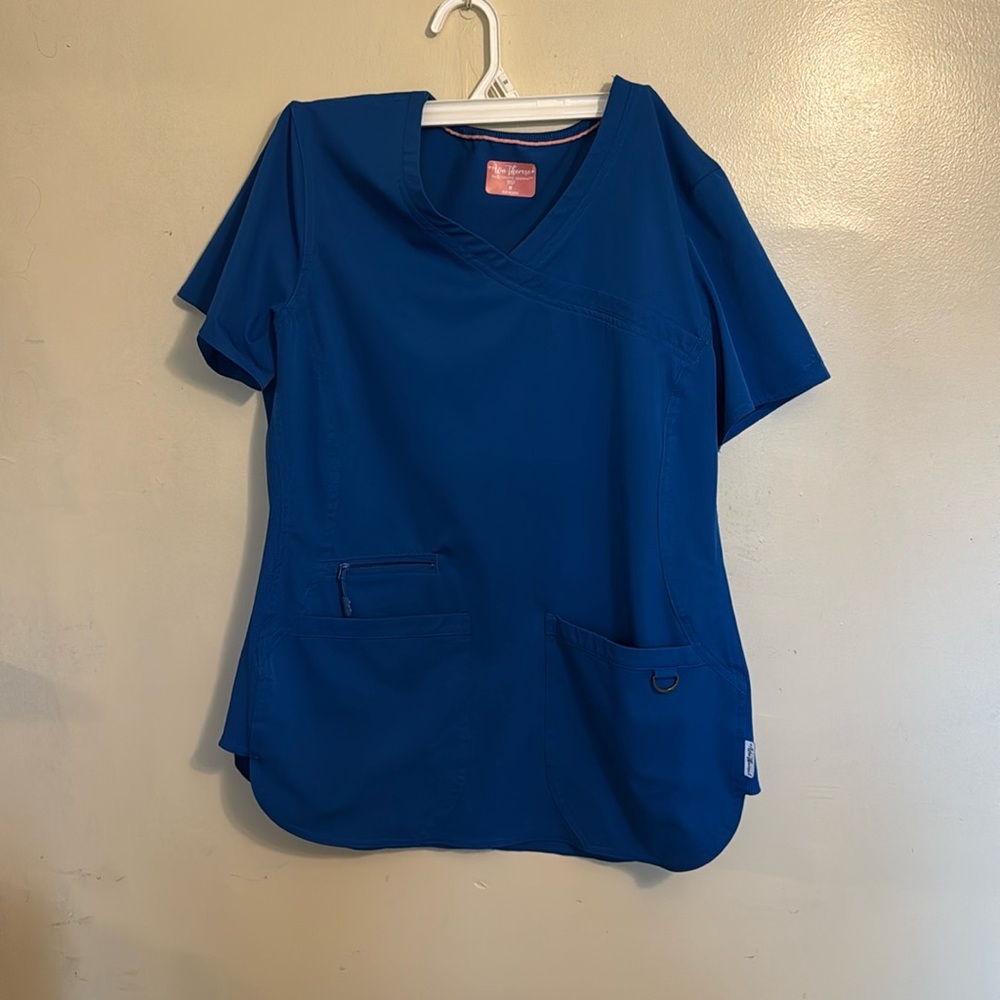 Ava Therese brand scrub top. Royal blue. Size Medium.